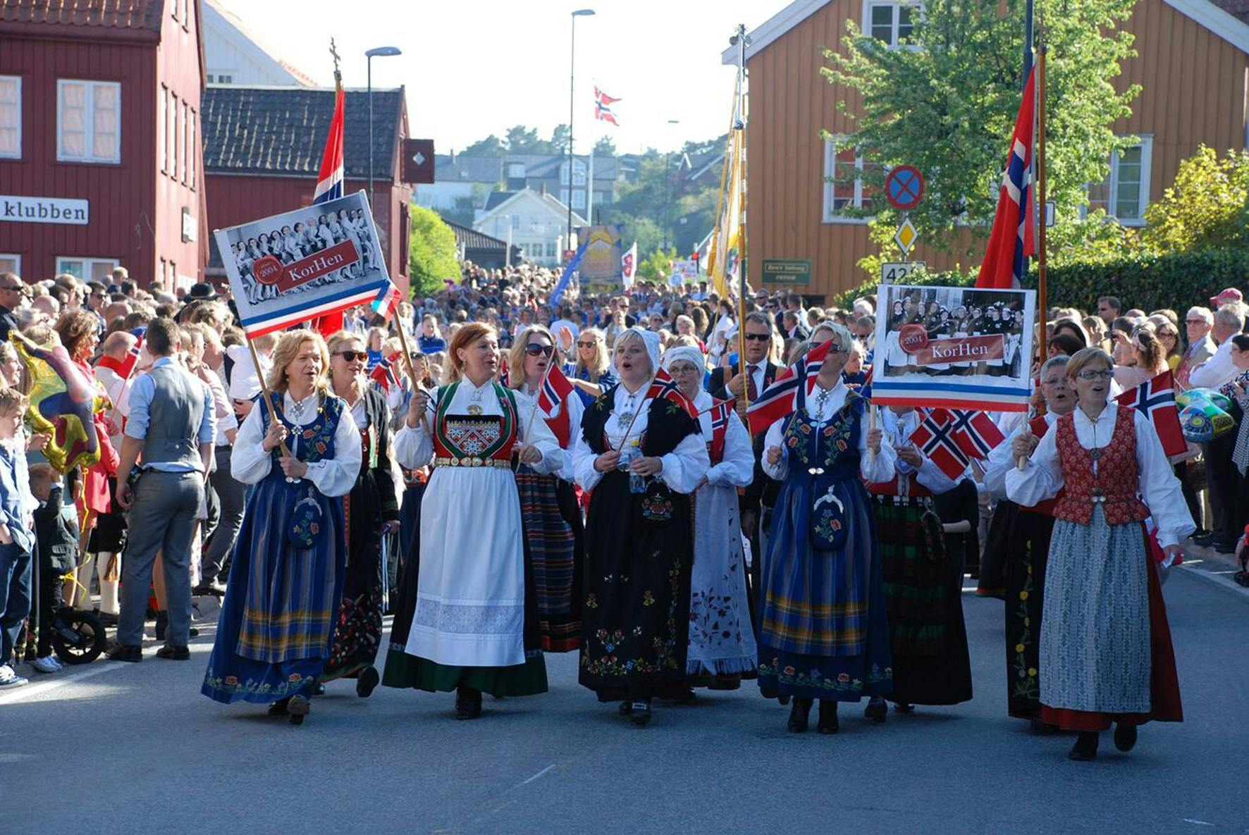 17 maitog2014foto med banner privat